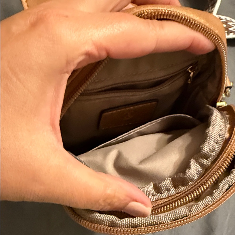 Postanyen Tan Crossbody Bag with Patterned Strap - Picture 4 of 10